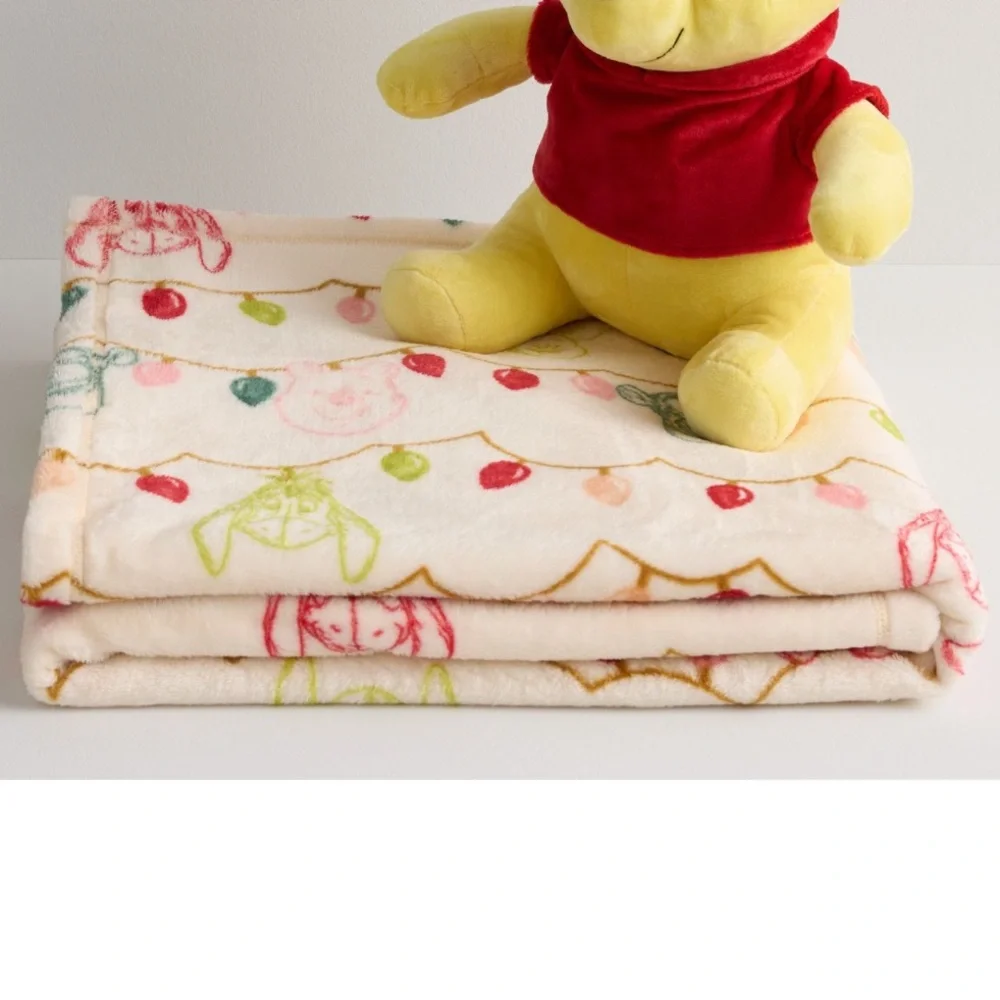 NWT-Santa-Winnie the Pooh Plush Buddy + Pooh & Friends Holiday 50x60 Blanket Set